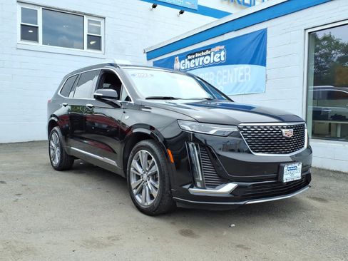 Used 2025 Cadillac XT6 Premium Luxury AWD/4WD image 1