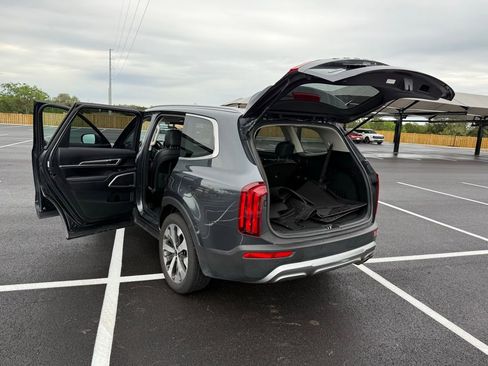 Used 2021 Kia Telluride S AWD/4WD image 25