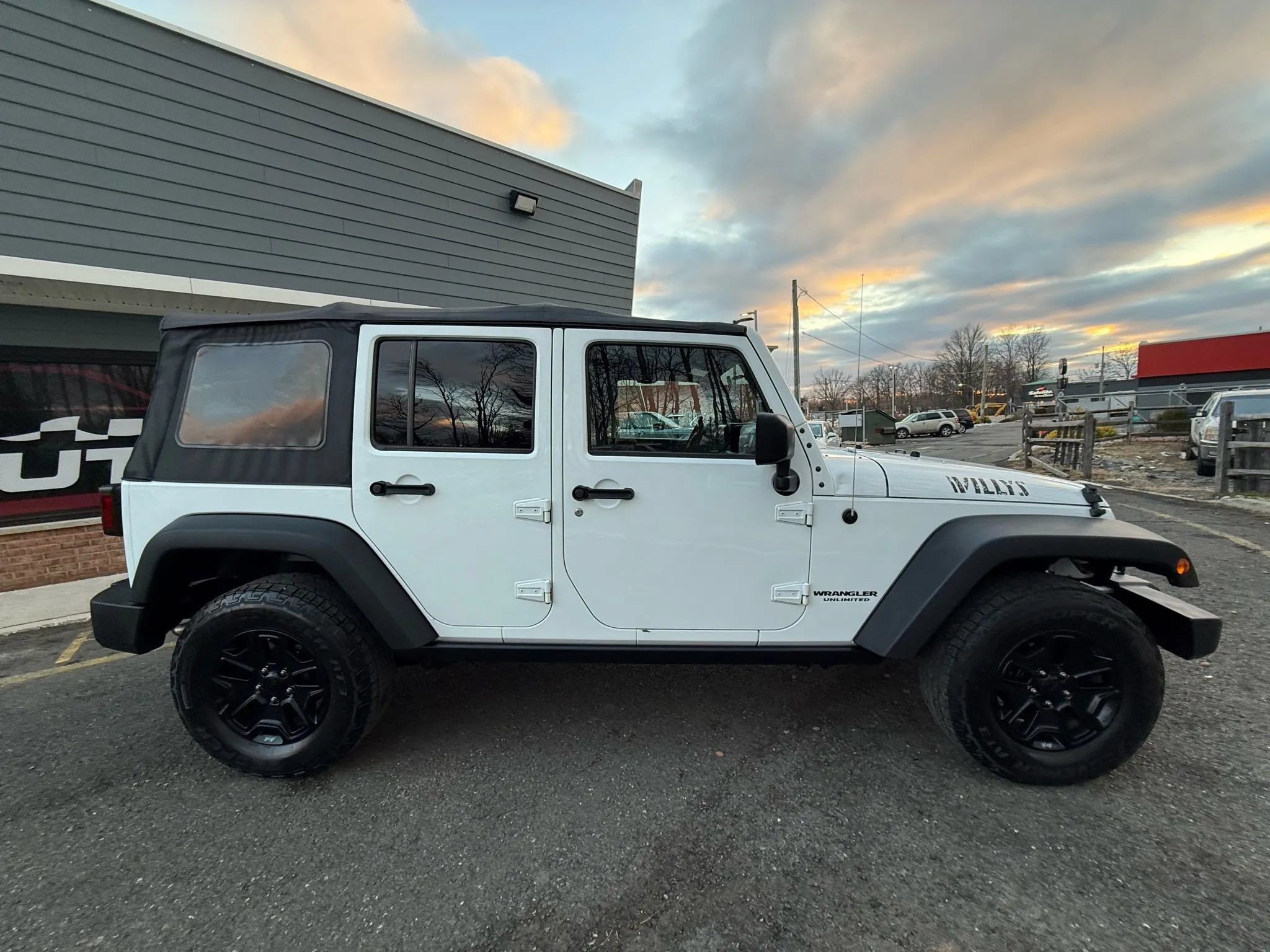Used 2017 Jeep Wrangler Unlimited Sport AWD/4WD image 7