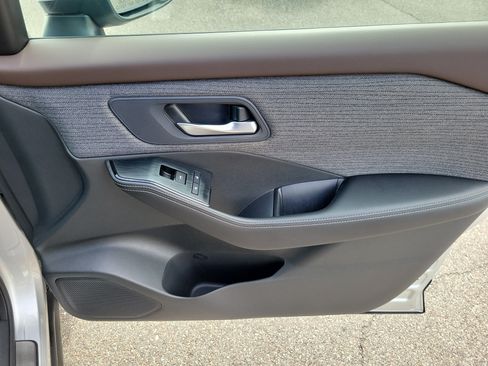Used 2022 Nissan Rogue SV FWD image 10