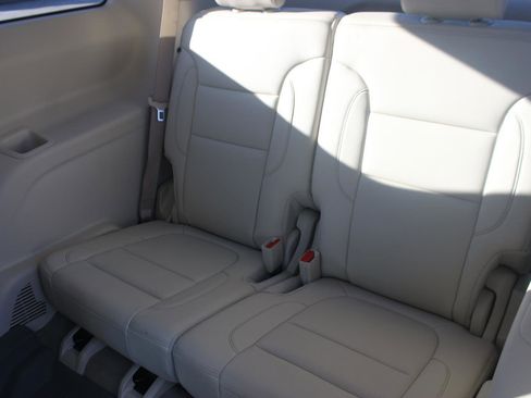 Used 2021 GMC Acadia Denali w/ Denali Technology Package image 35