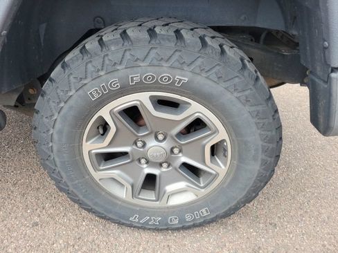 Used 2014 Jeep Wrangler Unlimited Rubicon AWD/4WD image 9