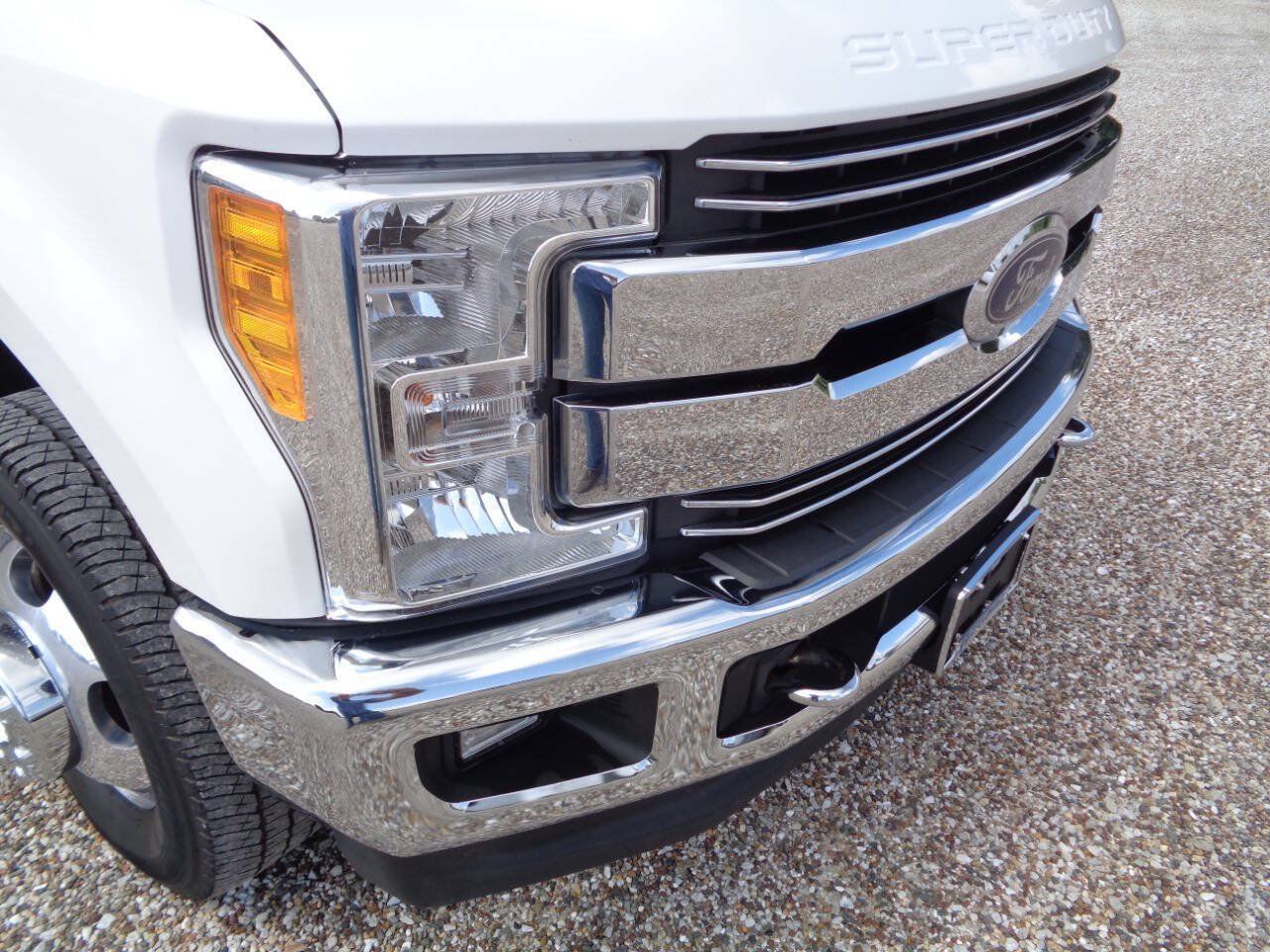 Used 2017 Ford F350 Lariat w/ Chrome Package AWD/4WD image 33