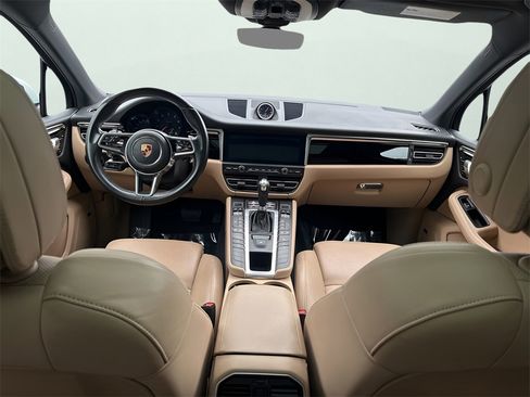 Used 2020 Porsche Macan image 14