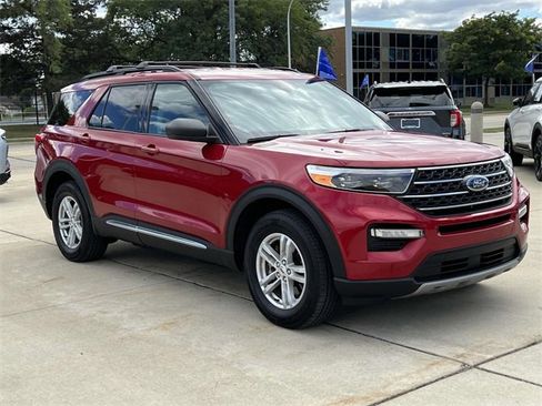 Certified 2023 Ford Explorer XLT w/ Equipment Group 202A image 7