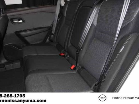 Used 2023 Nissan Rogue SV FWD image 5