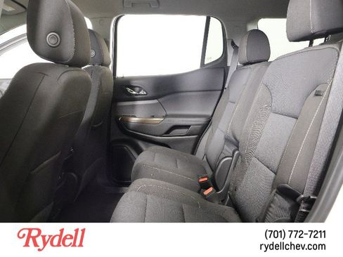 Used 2023 GMC Acadia SLE w/ Driver Convenience Package image 15