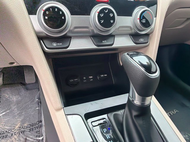 Used 2019 Hyundai Elantra SEL FWD image 28