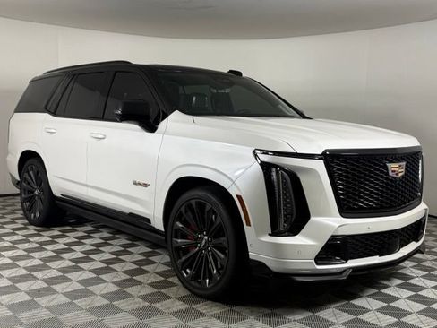 Used 2025 Cadillac Escalade V AWD/4WD image 10
