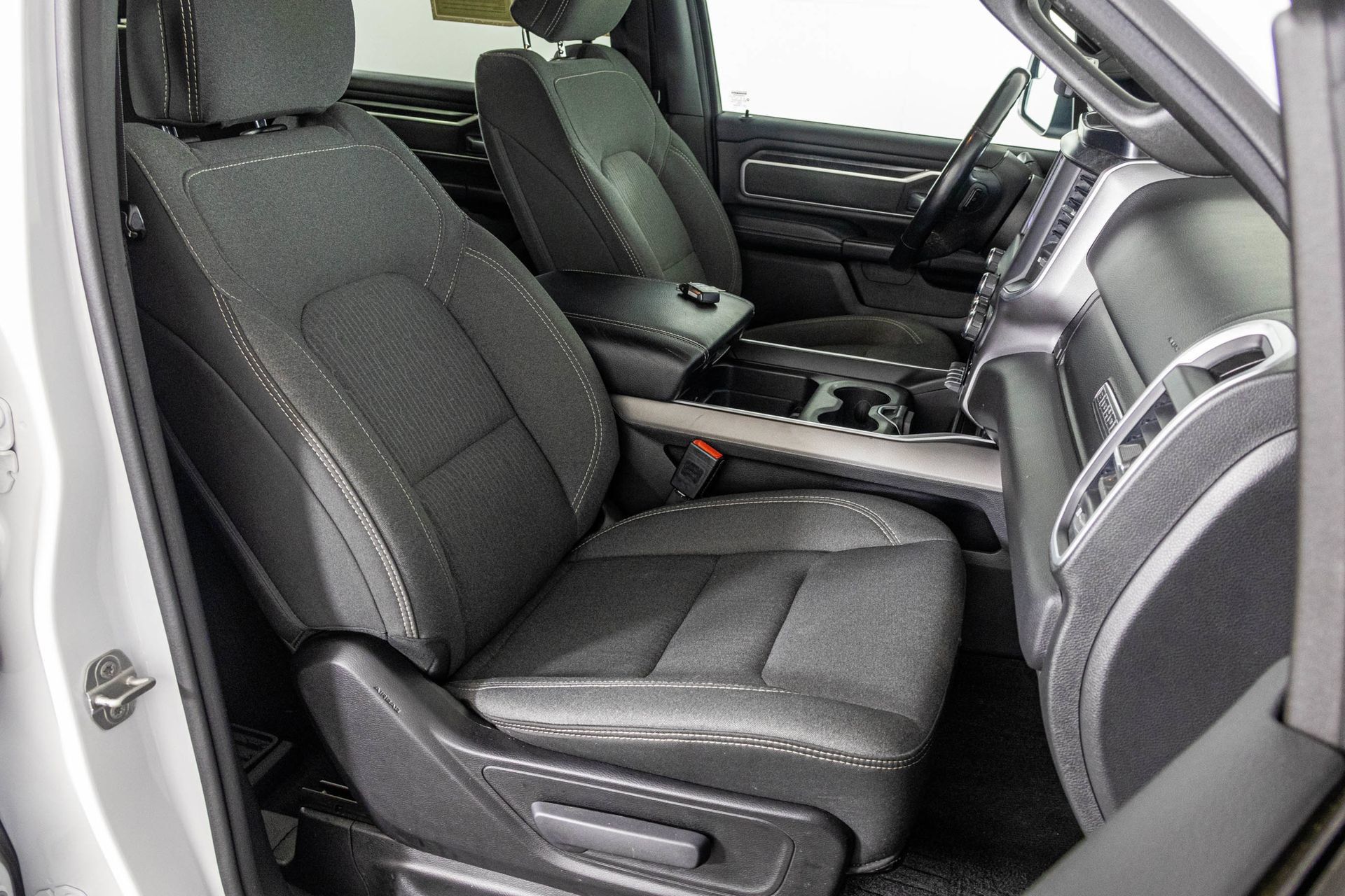 Used 2022 RAM 1500 Big Horn AWD/4WD image 47