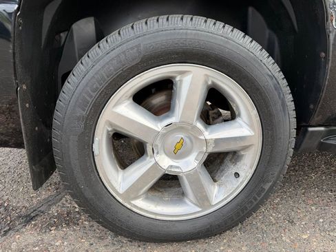 Used 2011 Chevrolet Suburban LTZ AWD/4WD image 19