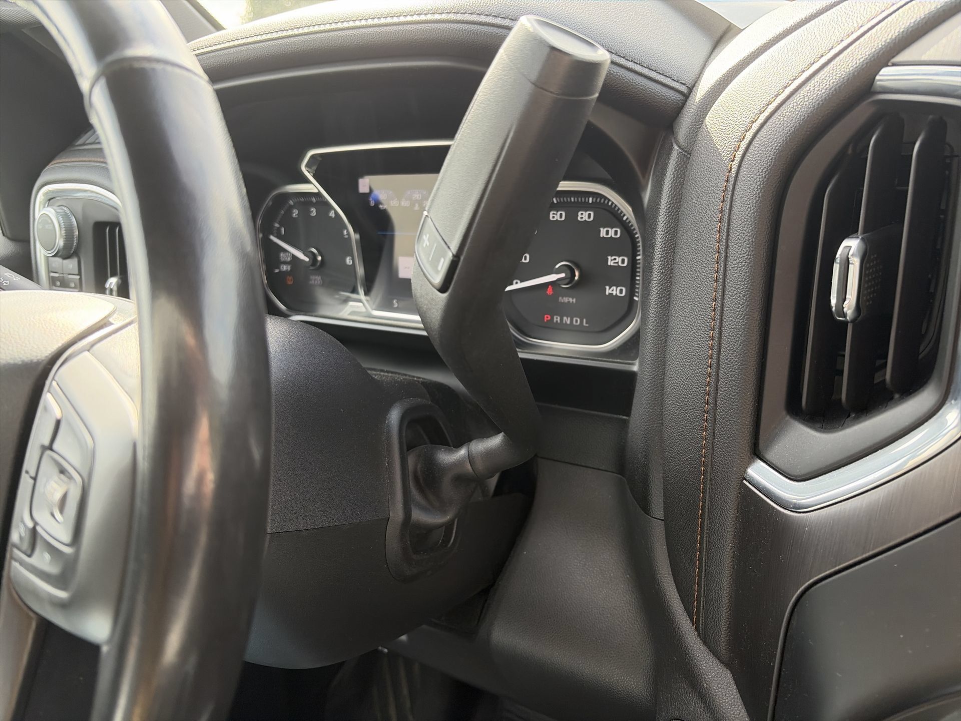 Used 2020 GMC Sierra 1500 AT4 w/ Off-Road Performance Package AWD/4WD image 17