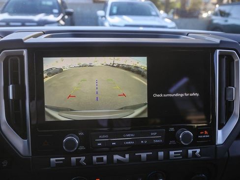 Used 2025 Nissan Frontier SV RWD image 23