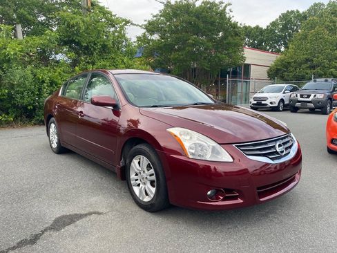 Used 2012 Nissan Altima 2.5 S w/ 20th Anniversary Pkg FWD image 3