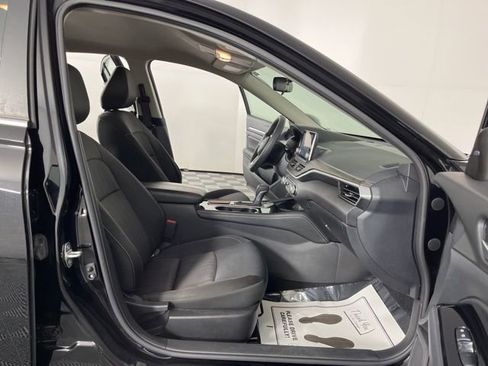 Used 2023 Nissan Altima 2.5 SV image 39