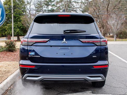 Used 2025 Mitsubishi Outlander SEL image 4