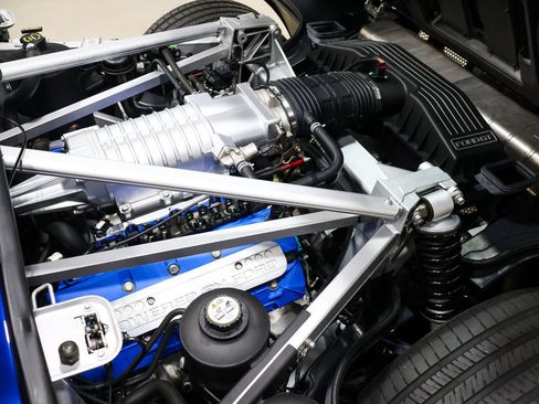 Used 2005 Ford GT RWD image 40
