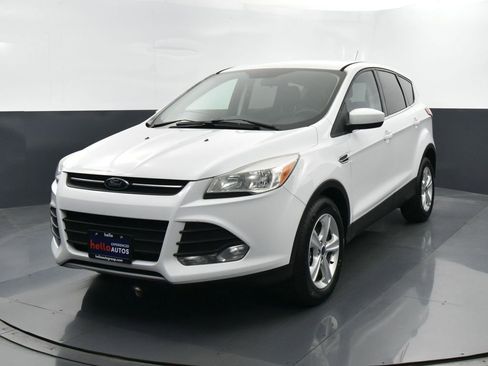 Used 2016 Ford Escape SE image 5