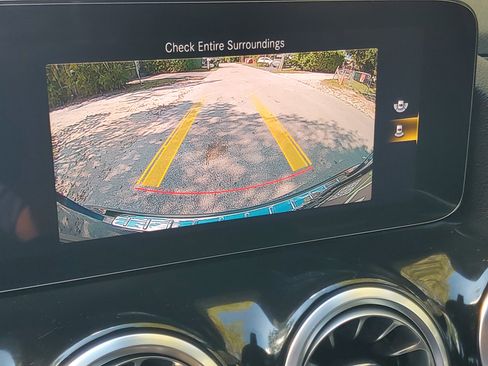 Used 2023 Mercedes-Benz GLA 250 w/ Premium Package image 25