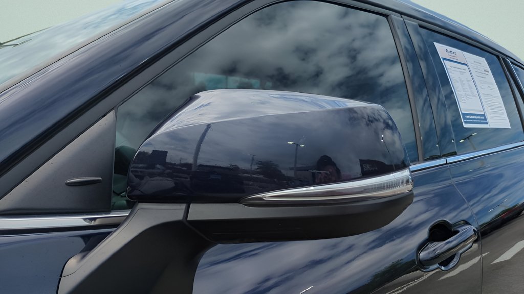 Used 2024 Toyota Highlander Limited FWD image 29