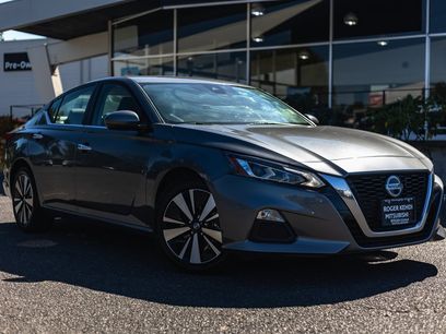 Used 2022 Nissan Altima 2.5 SV