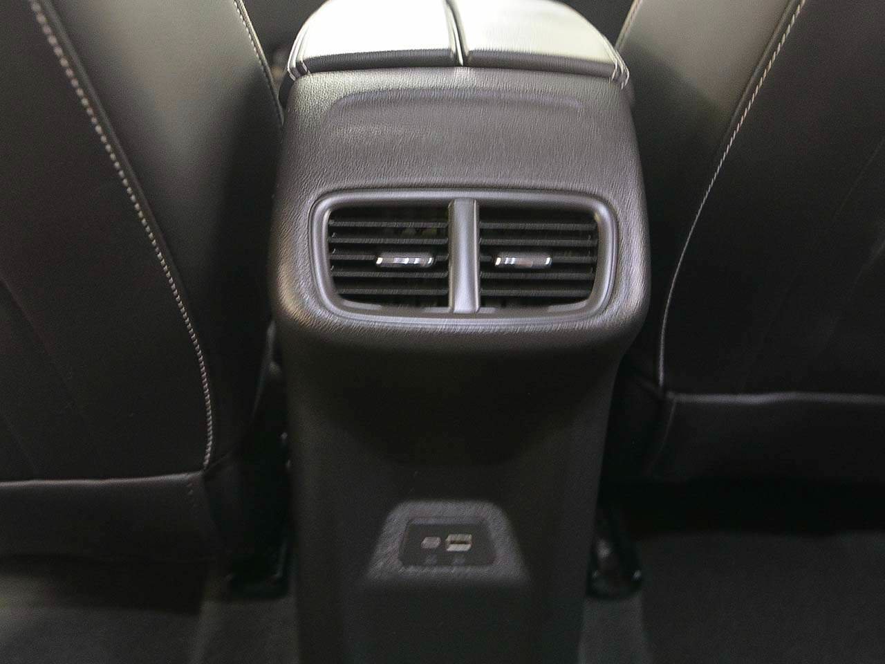 Used 2025 Buick Envision Sport Touring AWD/4WD image 9