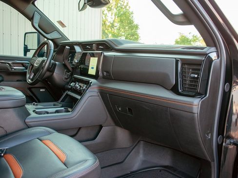 Used 2024 GMC Sierra 2500 AT4 w/ Max Trailering Package image 37