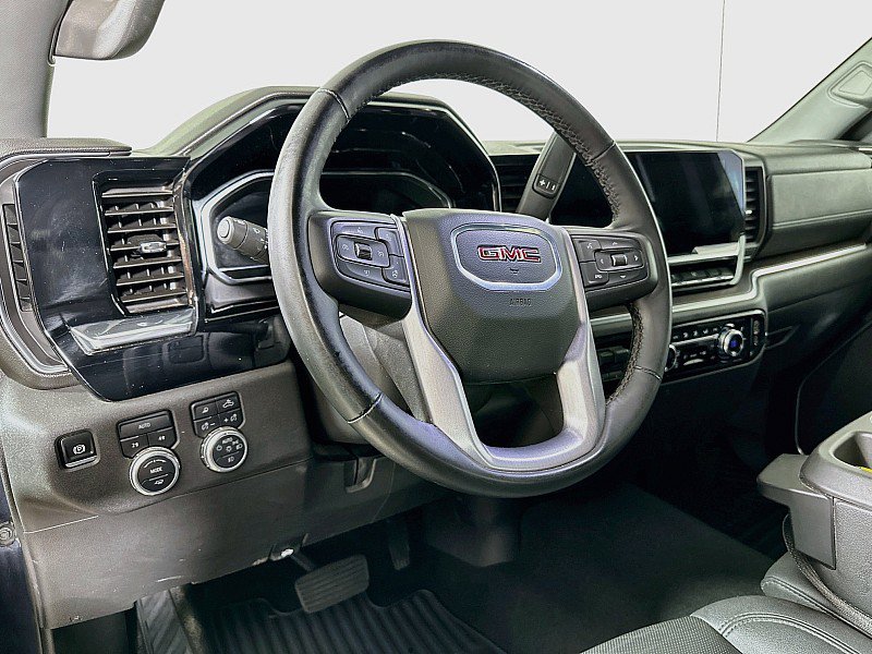 Used 2025 GMC Sierra 1500 SLT AWD/4WD image 9