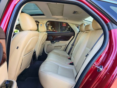 Used 2012 Jaguar XJ RWD image 31