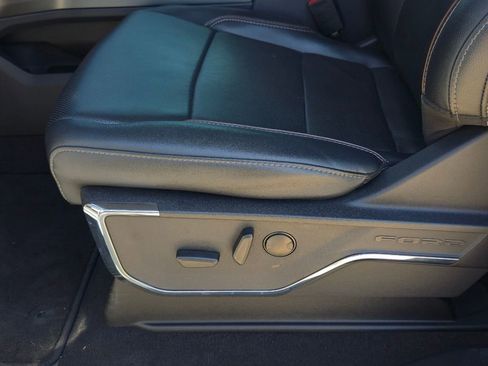 Used 2023 Ford F250 Lariat w/ Black Appearance Package image 31