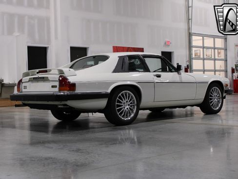 Used 1991 Jaguar XJS V12 Coupe image 13