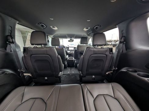 New 2026 Chrysler Pacifica Select image 19