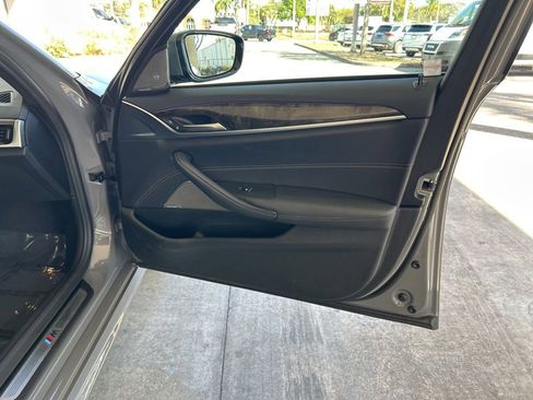 Used 2022 BMW 540i xDrive w/ M Sport Package image 27