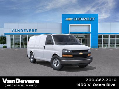 New 2025 Chevrolet Express 3500 Work Van w/ Driver Convenience Package