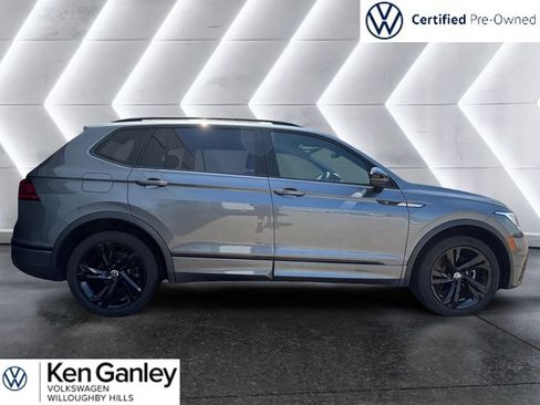 Used 2023 Volkswagen Tiguan SE R-Line AWD/4WD image 4