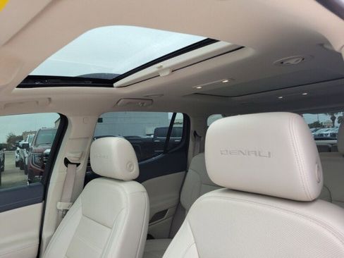 Used 2022 GMC Acadia Denali w/ Denali Ultimate Package image 28