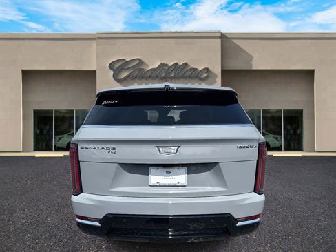 New 2026 Cadillac Escalade IQ Luxury 1 image 4