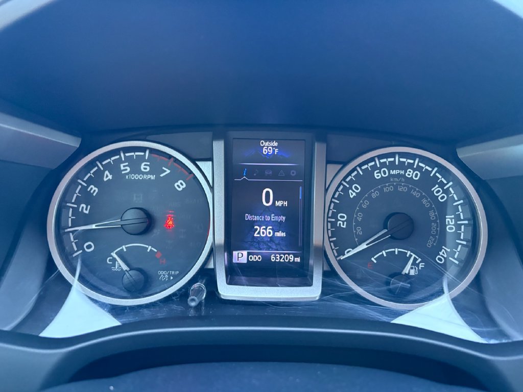Used 2019 Toyota Tacoma SR5 AWD/4WD image 17