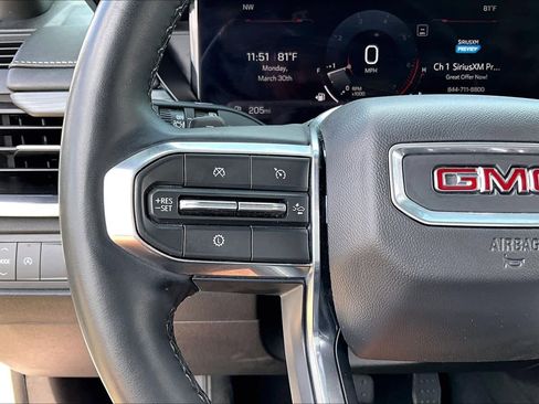 Used 2024 GMC Acadia Elevation image 22