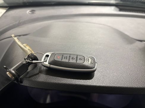 Used 2025 Nissan Sentra SV FWD image 17