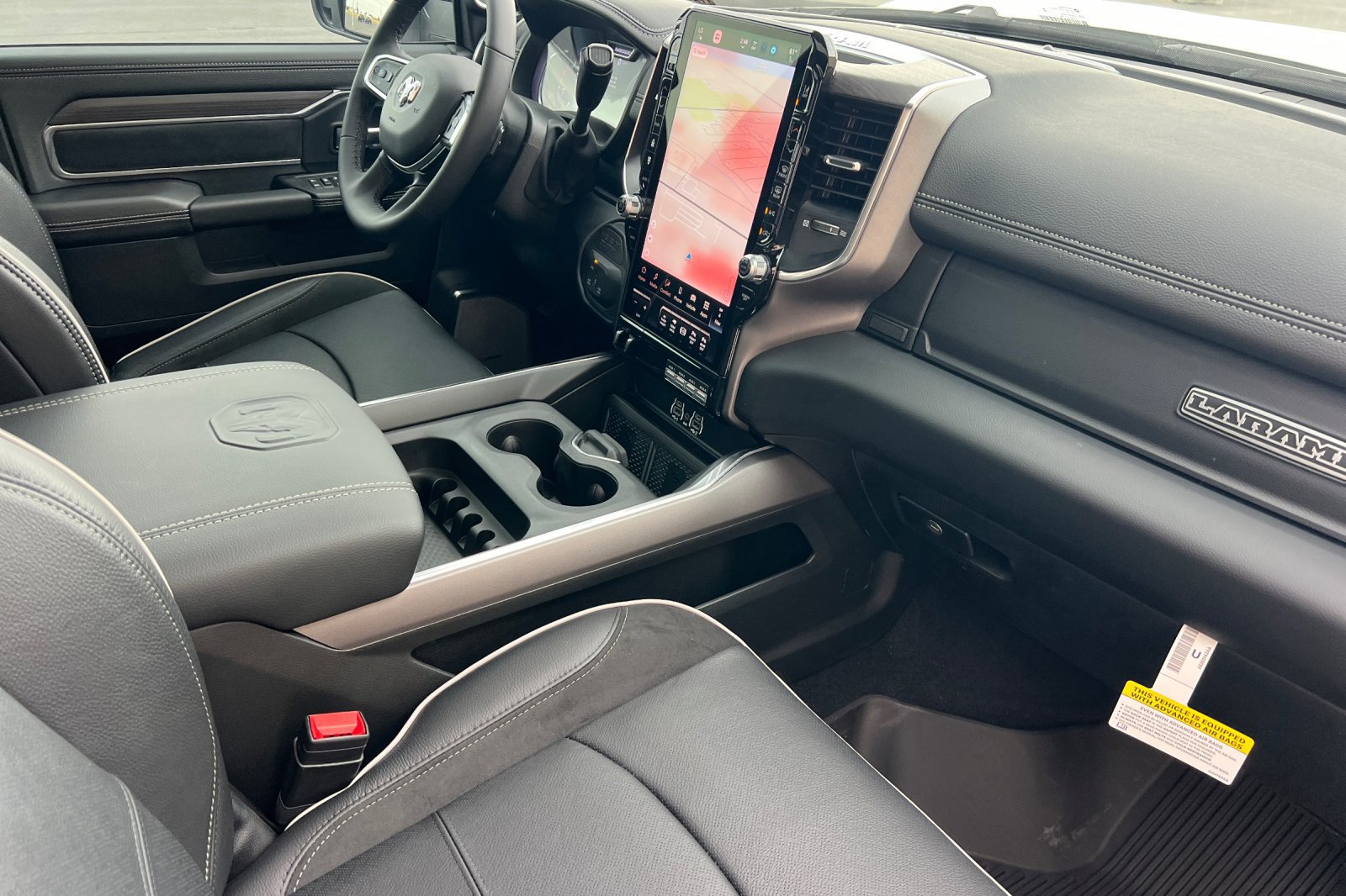 New 2026 RAM 3500 Laramie AWD/4WD image 17