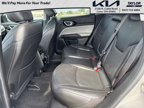 Used 2022 Jeep Compass Limited image 9