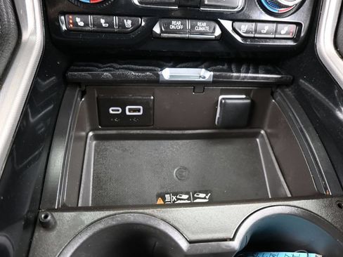 Used 2024 GMC Yukon XL Denali RWD image 35