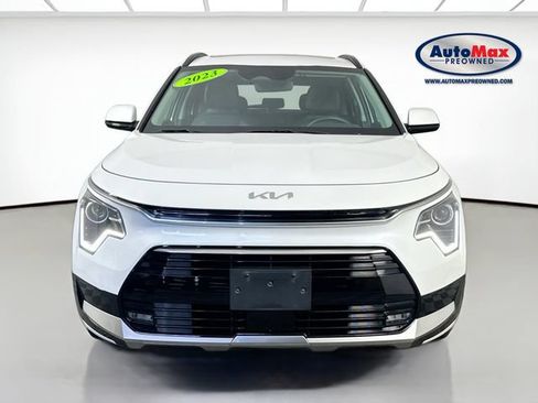 Used 2023 Kia Niro EX Touring FWD image 7