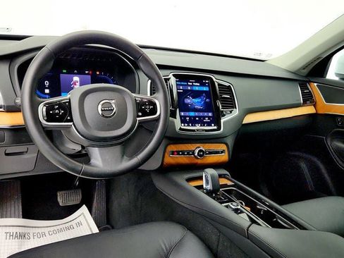 Used 2023 Volvo XC90 B5 Plus AWD/4WD image 12