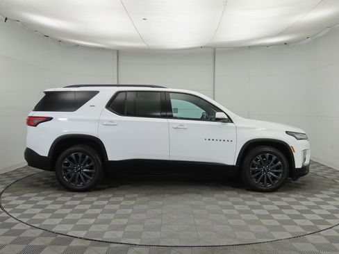 Used 2023 Chevrolet Traverse RS w/ LPO, Roadside Safety Package image 4