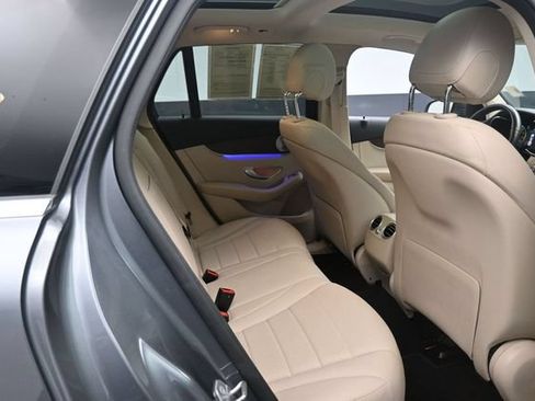 Used 2021 Mercedes-Benz GLC 300 image 25