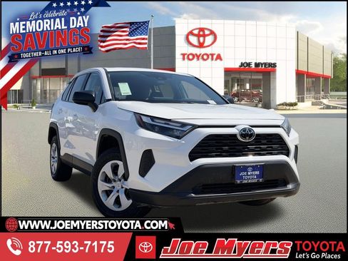 Used 2025 Toyota RAV4 LE AWD/4WD image 1