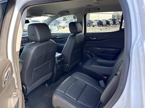 Used 2023 GMC Acadia SLT w/ Preferred Package image 28