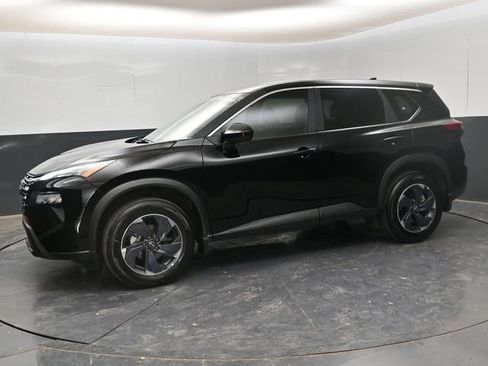 Certified 2025 Nissan Rogue SV image 4
